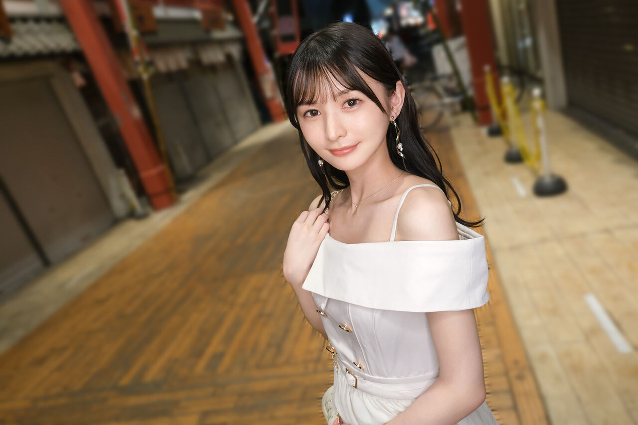 マッチングアプリ帰りの清楚系美女と潮吹き洪水セックスって最高だな！