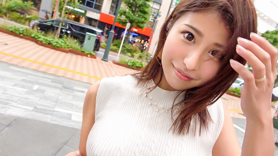 敏感G乳とすぐに潮噴くスプラッシュま●こを持つギャルとナンパセックスって最高だな！